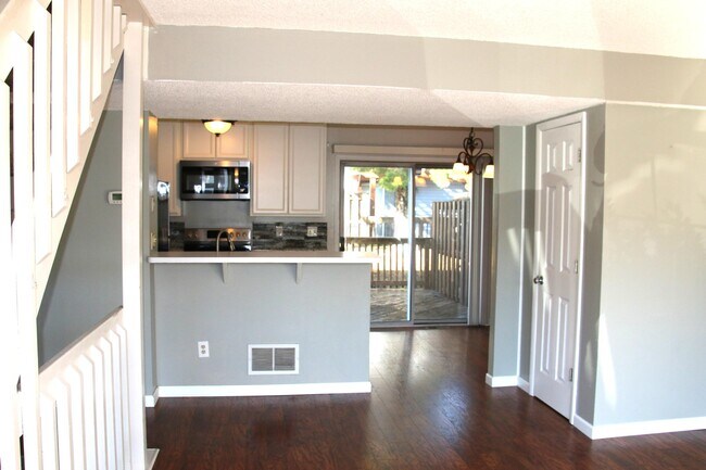 Building Photo - 4885 Stoneybrook Blvd