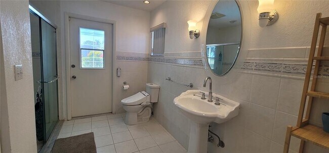 Building Photo - 3631 Avenida Madera