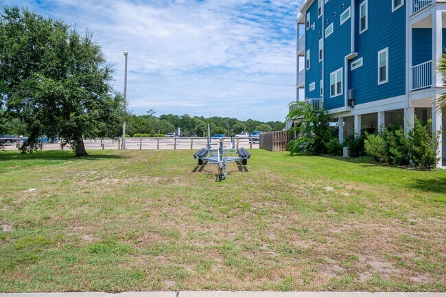 Building Photo - FURNISHED BEACH HOME  WITH UNOBSTRUCTED VIEWS OF THE ICW