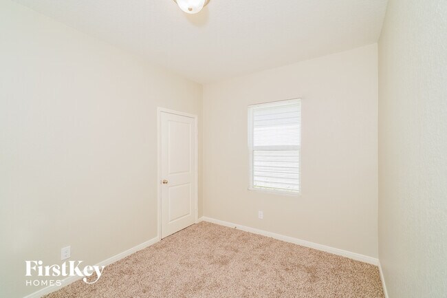 Building Photo - 13509 Sunrise Mdw