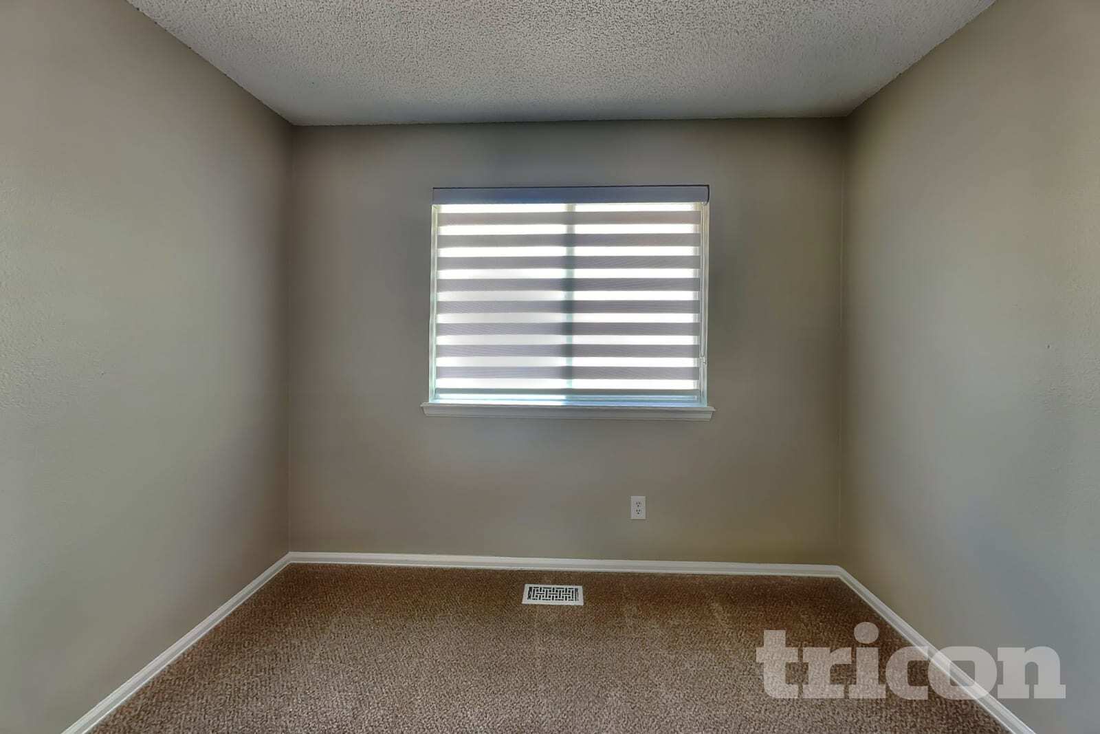 Building Photo - 8462 S Sunflower St