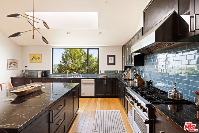 Building Photo - 4301 Cromwell Ave