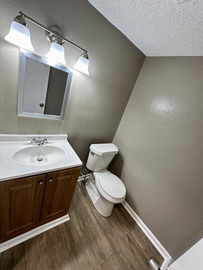 Building Photo - 1024 Dimarco Dr