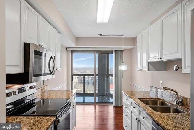 Building Photo - 19385 Cypress Ridge Terrace