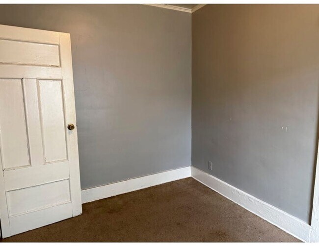 Building Photo - Stratford Park