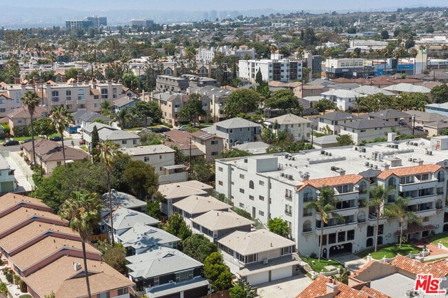 Building Photo - 7127 Ramsgate Ave