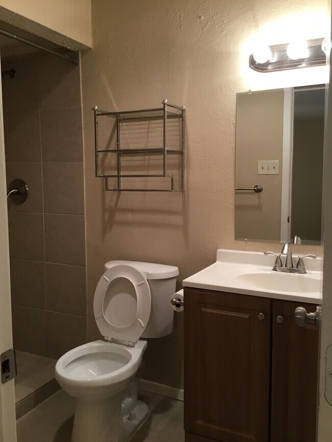 Building Photo - 5221 Norris Dr