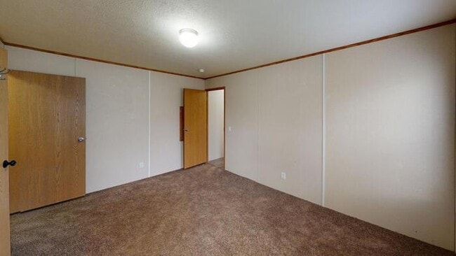 Building Photo - 124 Delta Ave