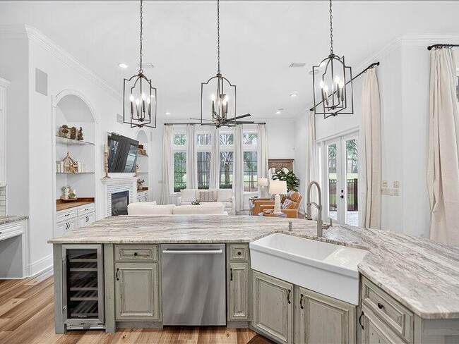 Building Photo - 3161 Club Dr