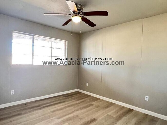 Building Photo - Four Bedroom Home in Silverbell Terrace