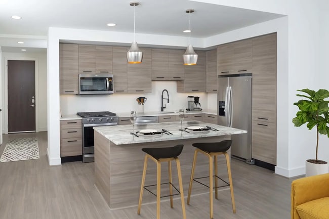 Primary Photo - Downtown Studio with Rooftop Pool — Now $1...