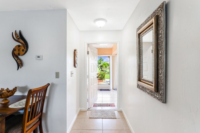 Building Photo - 504 SE 6th Ter