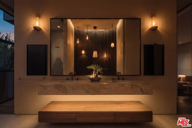 Building Photo - 530 N La Jolla Ave