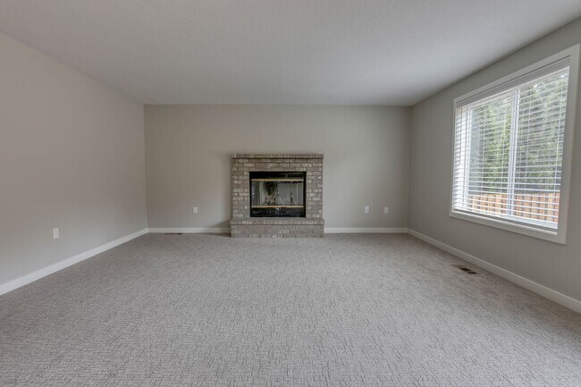 Building Photo - Spacious Camas Home Near Parks, Dining & Shopping