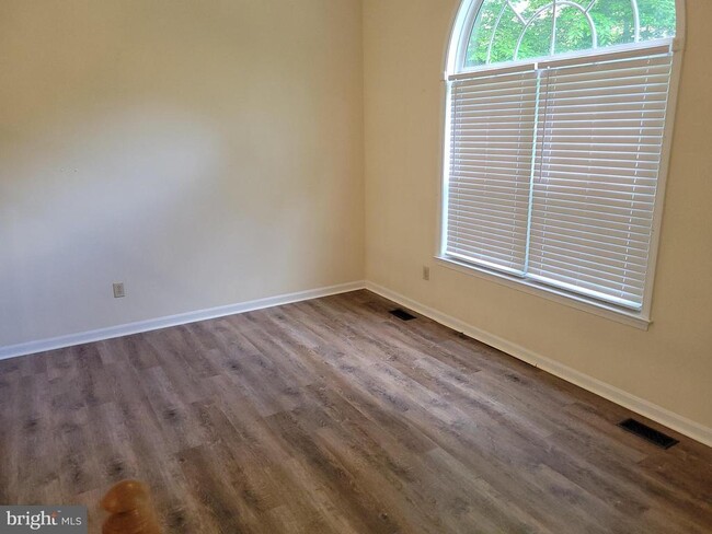 Building Photo - 6194 Dawes Dr