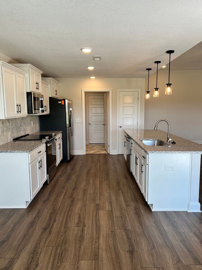 Building Photo - Brand New Three Bedroom in Cherry Acres