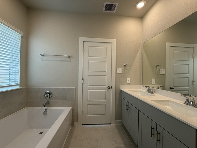 Building Photo - 2527 Gray Gale Ct