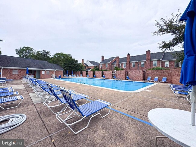 Building Photo - 2604 S Arlington Mill Dr