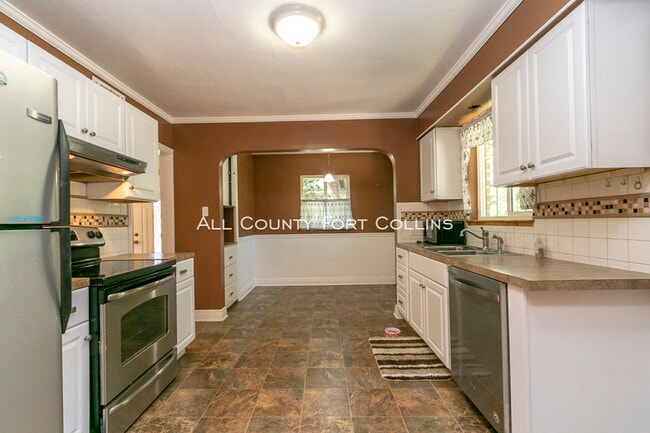 Building Photo - Upscale Glenmere Park Bungalow