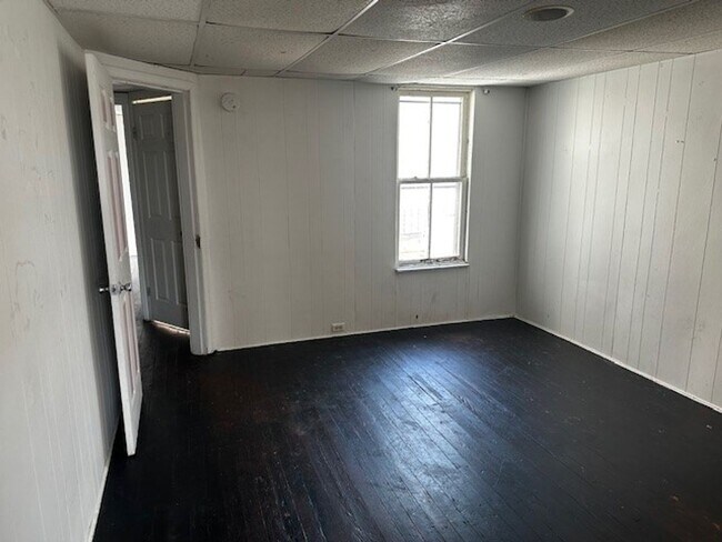 Building Photo - 3 bedroom 1 bathroom York, PA