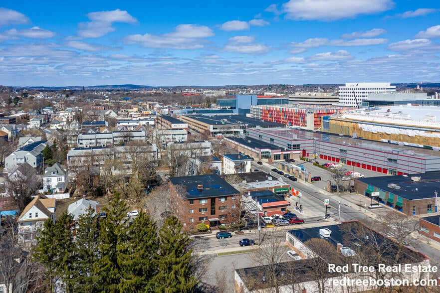 Primary Photo - 122 Dustin St