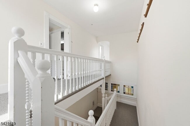 Building Photo - 104 Maple Ave