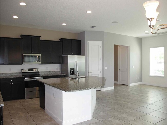 Building Photo - 7154 Desert Mandarin St