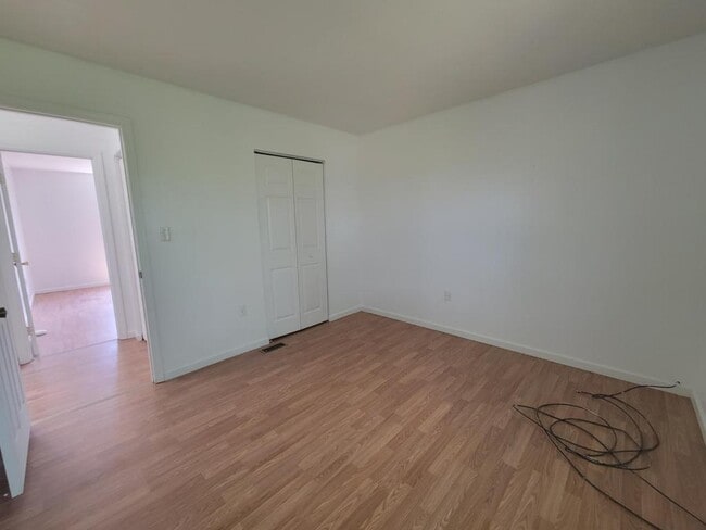 Building Photo - 101 Hemlock Ct