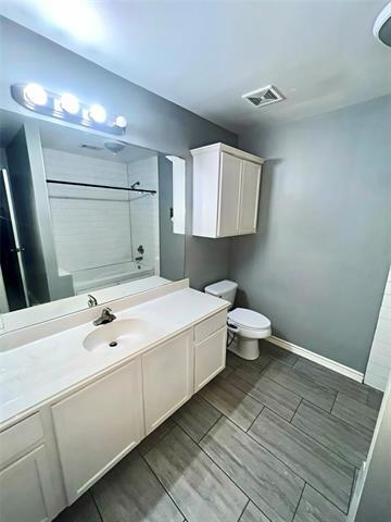 Building Photo - 3500 E Park Blvd