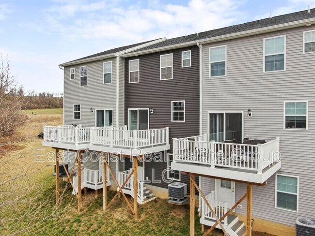 Building Photo - 11089 Gopher Dr N