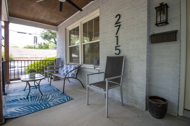 Building Photo - 2715 Kiawah Ave