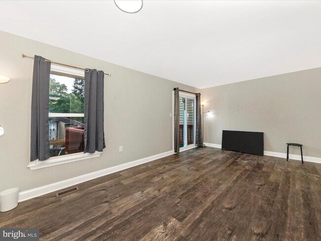 Building Photo - 14004 Daleshire Way