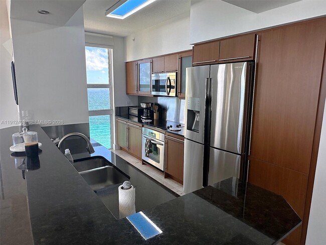 Building Photo - 2080 S Ocean Dr