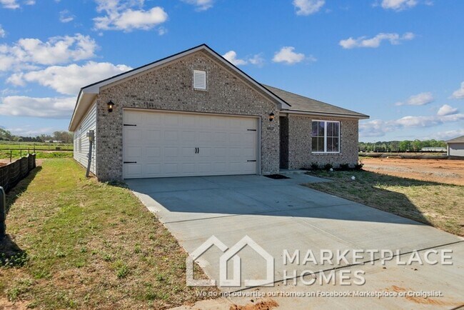 Building Photo - 4022 Ryan Dr SW