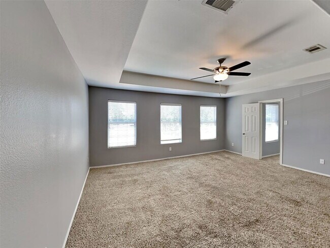 Building Photo - 2203 Shady Birch Dr