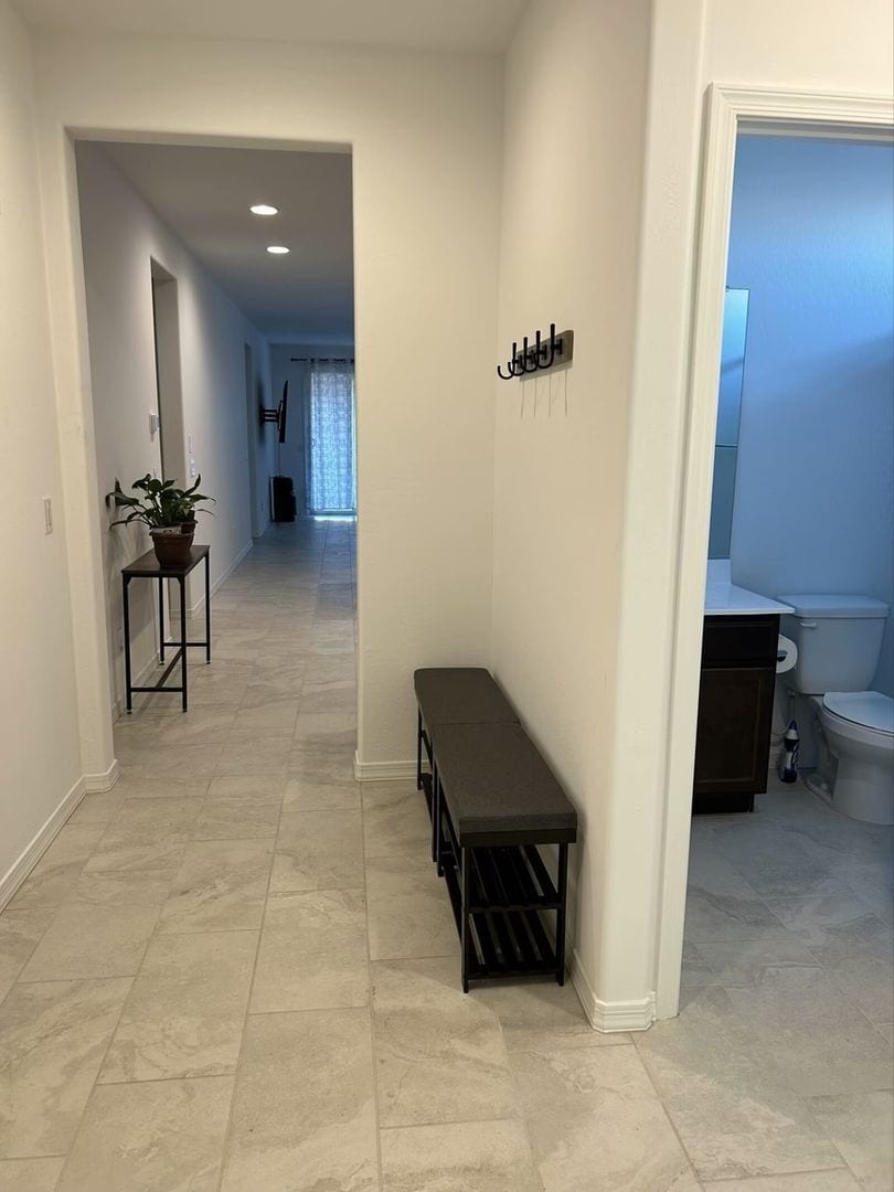 Building Photo - 10924 E Texas Ave