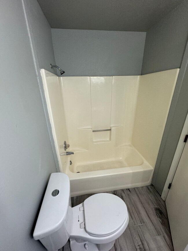 Building Photo - 2930 Claude Dove Dr