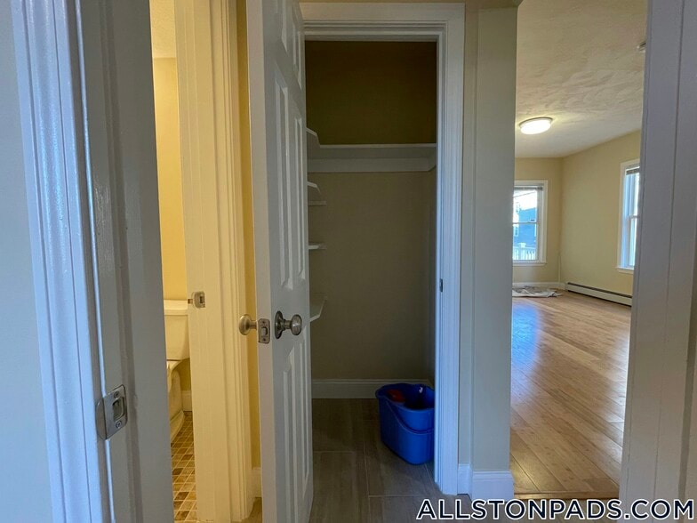 Building Photo - 34 Pratt St