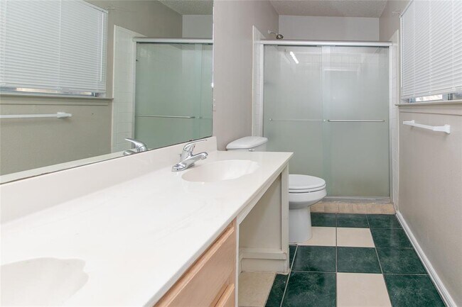 Building Photo - 12931 Heyerdahl Dr