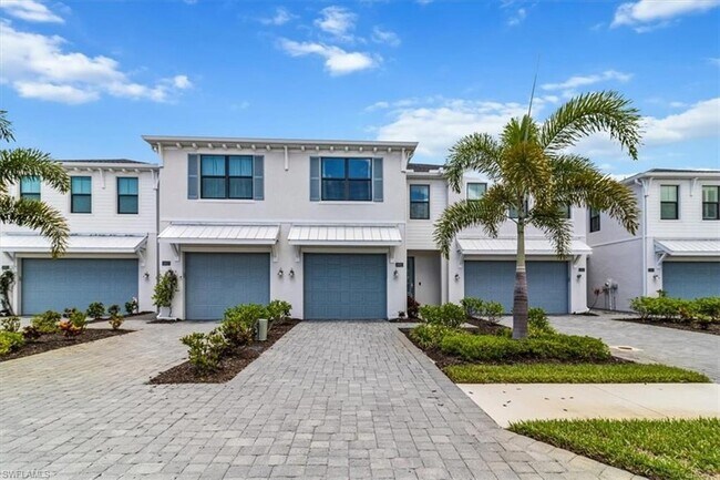 Building Photo - 13021 Pembroke Dr