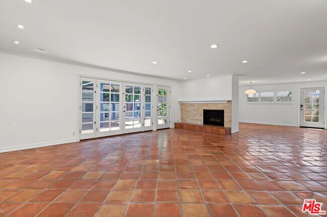 Building Photo - 860 Bronze Ln