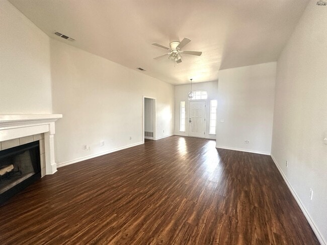 Building Photo - 5004 Bayberry Dr