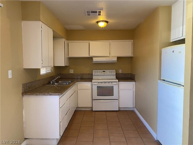 Building Photo - 2812 Marlin Ave