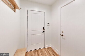 Building Photo - 4550 Longfellow St