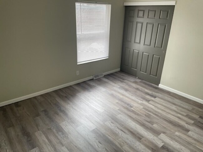 Building Photo - 5110 Southgreen Dr