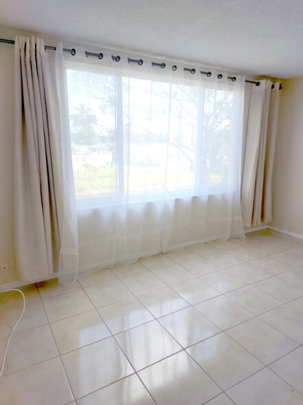 Building Photo - 5950 Del Lago Cir