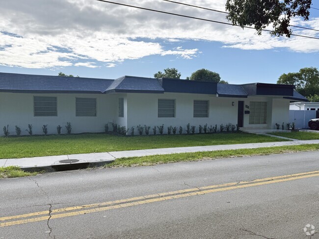 Building Photo - 1350 SW 34th Ave