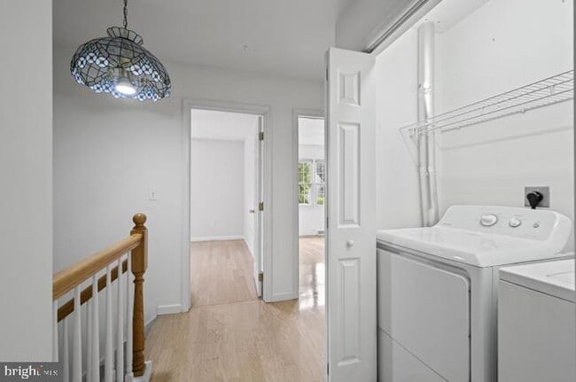 Building Photo - 262 Crescent Dr