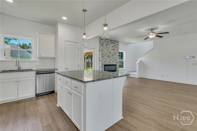 Building Photo - 184 Sawgrass Dr