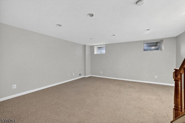 Building Photo - 535 Coventry Dr